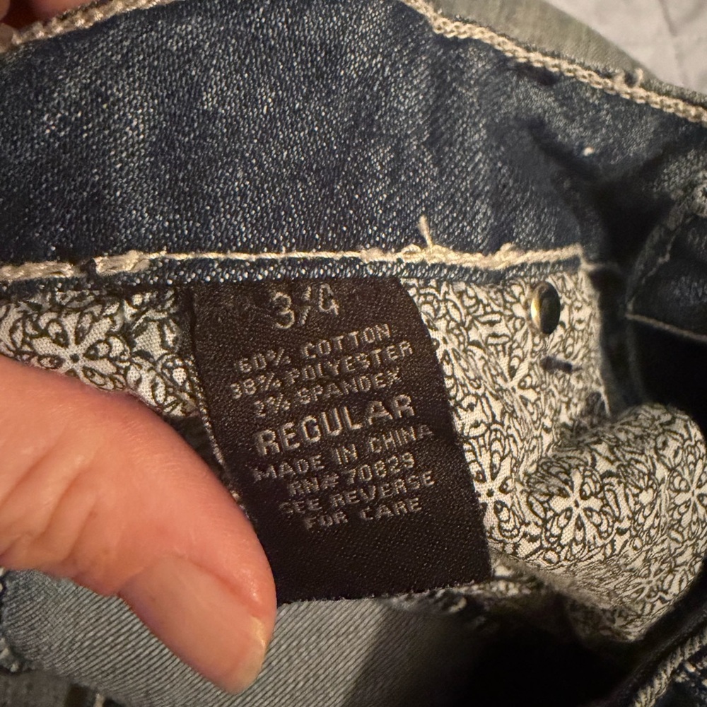 Women’s Rue 21 jeans. Size 3/4 R - Picture 9 of 9